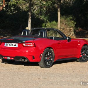 Photo 3/4 arrière Abarth 124 Spider (2016)