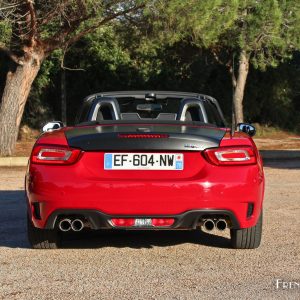 Photo face arrière Abarth 124 Spider (2016)