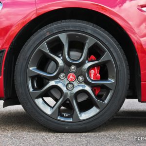 Photo jante aluminium Corsa 17 Abarth 124 Spider (2016)