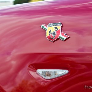 Photo logo clignotant Abarth 124 Spider (2016)