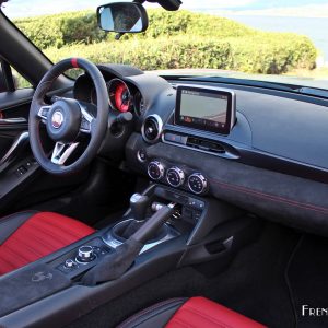 Photo intérieur Abarth 124 Spider (2016)