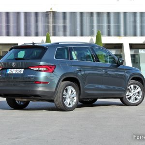 Photo 3/4 arrière Skoda Kodiaq SUV (2016)