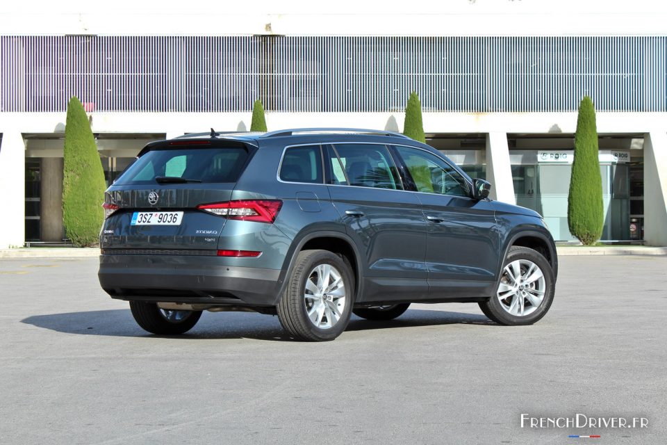 Photo 3/4 arrière Skoda Kodiaq SUV (2016)