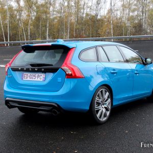 Photo 3/4 arrière Volvo V60 Polestar (2016)