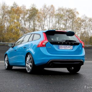 Photo vue arrière Volvo V60 Polestar (2016)