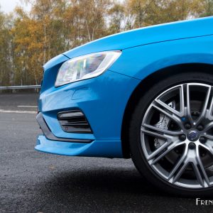 Photo bouclier avant Volvo V60 Polestar (2016)