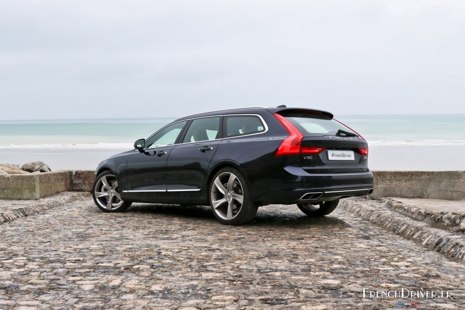 Photo 3/4 arrière Volvo V90 T6 (2016)