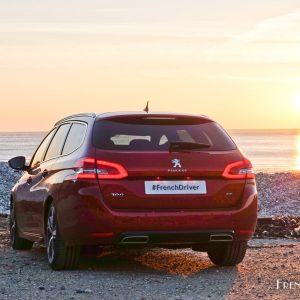 Photo face arrière Peugeot 308 SW GT BlueHDi 180 (2016)