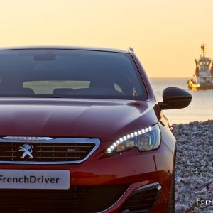 Photo face avant Peugeot 308 SW GT BlueHDi 180 (2016)