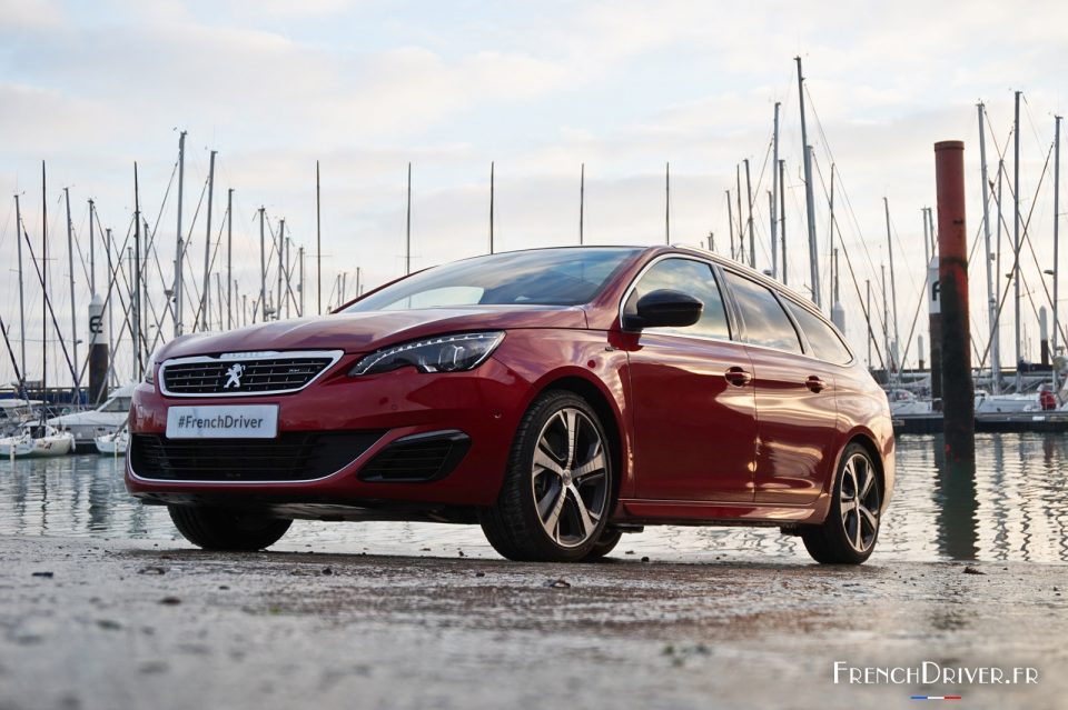 Photo essai Peugeot 308 SW GT BlueHDi 180 (2016)