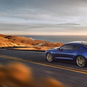 Photo officielle Kona Blue Ford Mustang GT V8 restylée (2017)
