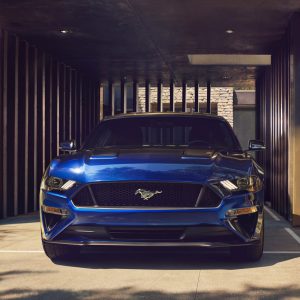 Photo officielle Kona Blue Ford Mustang GT V8 restylée (2017)