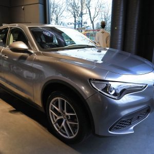 Photo 3/4 avant Alfa Romeo Stelvio First Edition (2017) – MotorV