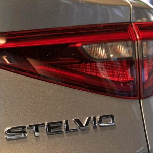 Photo feu arrière Alfa Romeo Stelvio First Edition (2017) – Mot
