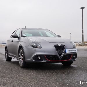 Photo 3/4 avant essai Alfa Romeo Giulietta Pack Veloce (2017)