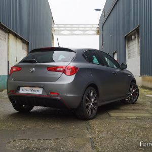 Photo 3/4 arrière statique Alfa Romeo Giulietta Pack Veloce (20