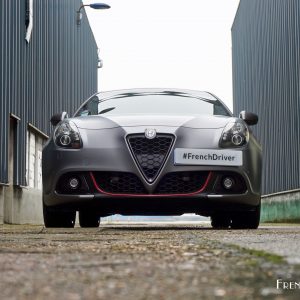 Photo face avant statique Alfa Romeo Giulietta Pack Veloce (2017