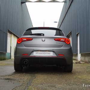 Photo face arrière statique Alfa Romeo Giulietta Pack Veloce (2