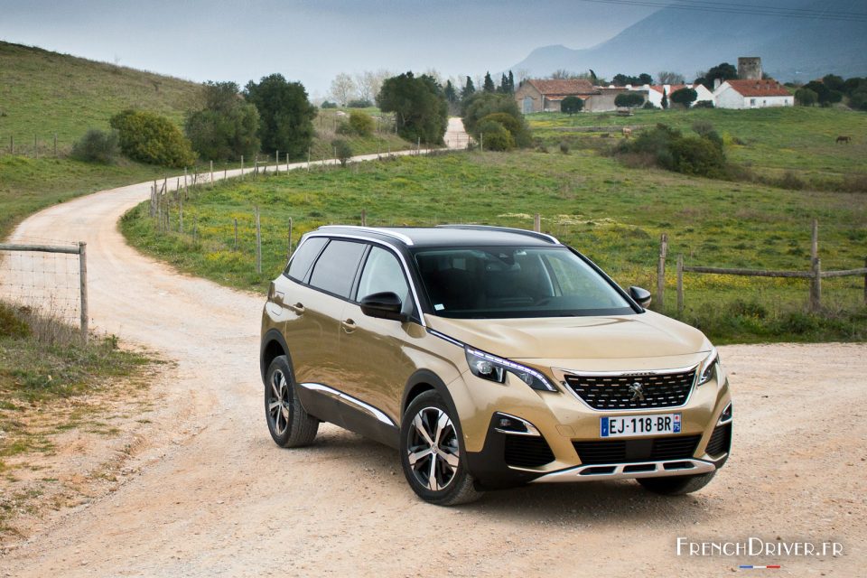 Photo essai SUV Peugeot 5008 II (2017)