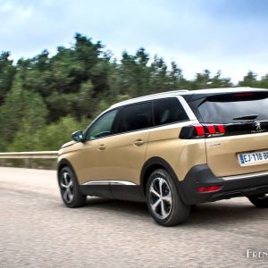 Photo essai route SUV Peugeot 5008 II (2017)