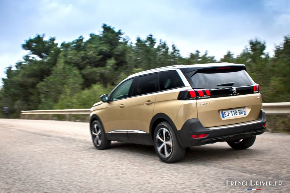 Photo essai route SUV Peugeot 5008 II (2017)