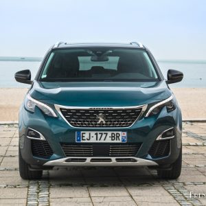 Photo face avant SUV Peugeot 5008 II (2017)