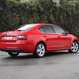 Photo 3/4 arrière Škoda Octavia Berline restylée (2017)