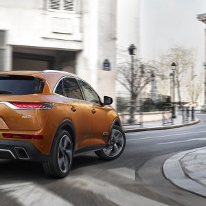 Photo officielle 3/4 arrière dynamique DS 7 Crossback (2017)