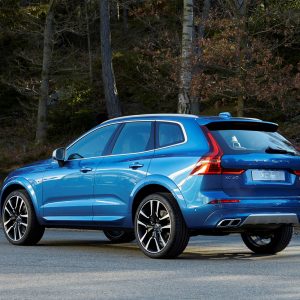 Photo 3/4 arrière Volvo XC60 T6 R-Design (2017)