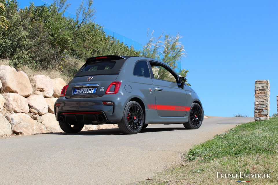 Photo 3/4 arrière Abarth 695 XSR Yamaha Limited Edition (2017)