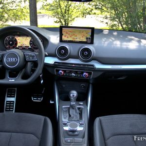 Photo tableau de bord Audi Q2 TDI 190 S Line (2017)