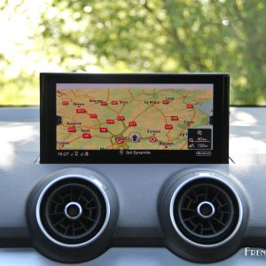 Photo écran MMI navigation plus Audi Q2 TDI 190 S Line (2017)