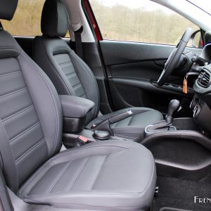 Photo essai sièges avant cuir Fiat Tipo 5 portes DCT (2017)