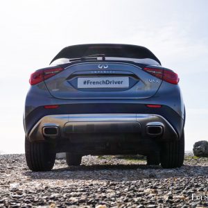 Photo face arrière Infiniti QX30 (2017)