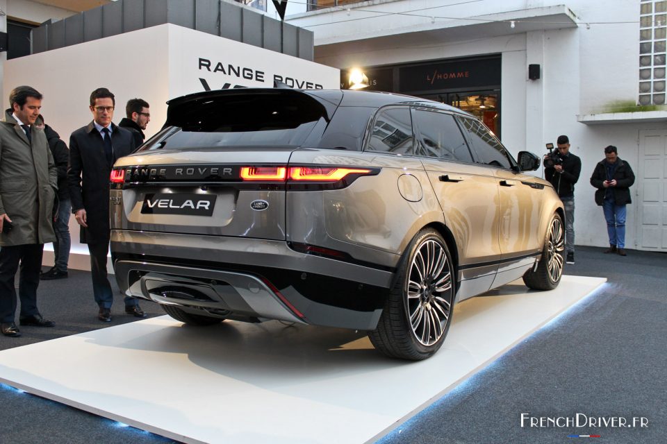 Photo 3/4 arrière Range Rover Velar - Paris (2017)