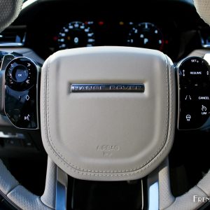 Photo volant commandes tactiles Range Rover Velar – Paris (2017)