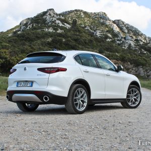 Photo 3/4 arrière Alfa Romeo Stelvio (2017)