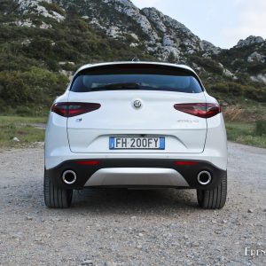 Photo face arrière Alfa Romeo Stelvio (2017)