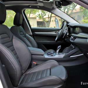 Photo intérieur cuir Alfa Romeo Stelvio (2017)