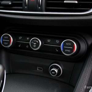 Photo climatisation automatique bi-zone Alfa Romeo Stelvio (2017