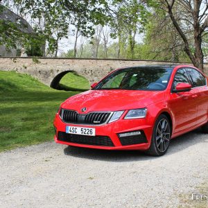 Photo 3/4 avant Skoda Octavia RS (2017)