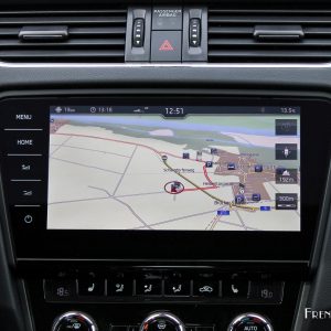 Photo navigation GPS écran tactile Skoda Octavia RS (2017)