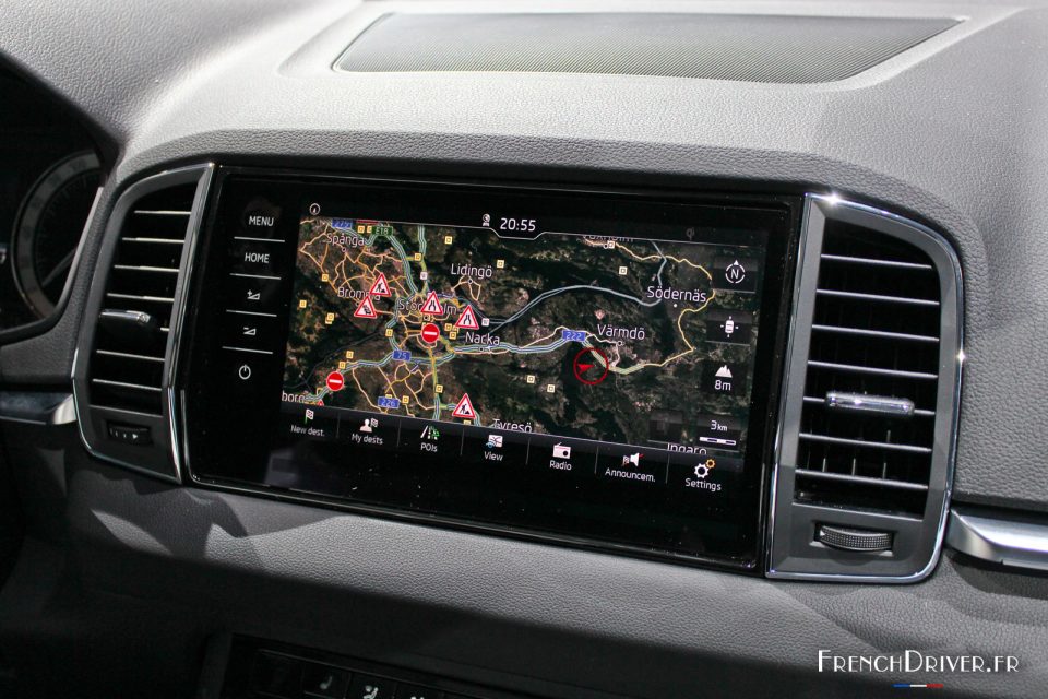 Photo navigation GPS écran tactile Škoda Karoq - Présentation