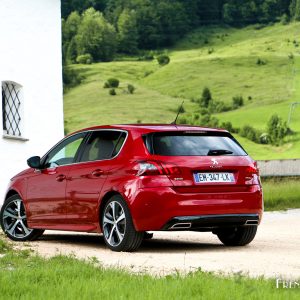 Photo 3/4 arrière essai Peugeot 308 restylée (2017)