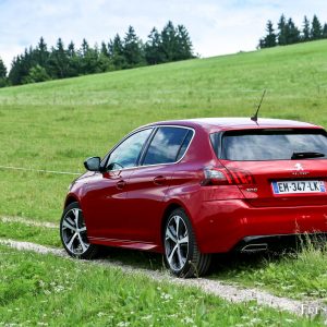 Photo 3/4 arrière essai Peugeot 308 GT Line restylée (2017)