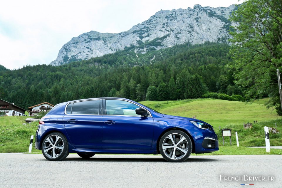 Photo profil essai Peugeot 308 GT restylée (2017)