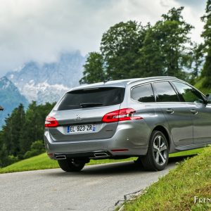 Photo 3/4 arrière essai Peugeot 308 SW restylée (2017)