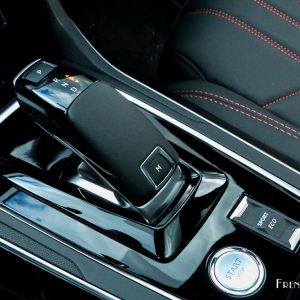 Photo boîte automatique EAT8 essai Peugeot 308 restylée (2017)