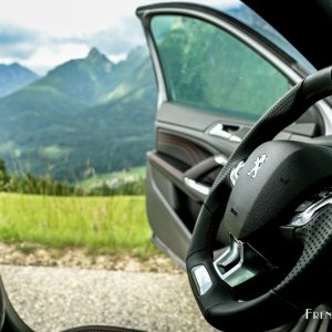 Photo volant cuir essai Peugeot 308 restylée (2017)