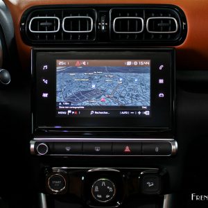 Photo écran tactile navigation GPS Citroën C3 Aircross – Prés